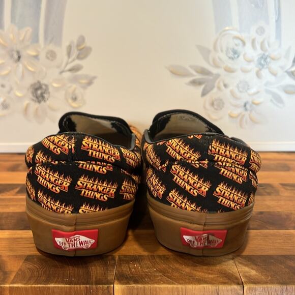 Vans x Stranger Things Customs Slip On Sneakers - Picture 4 of 10